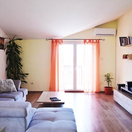 Apartman Branka- Sea View Peroj Eksteriør billede