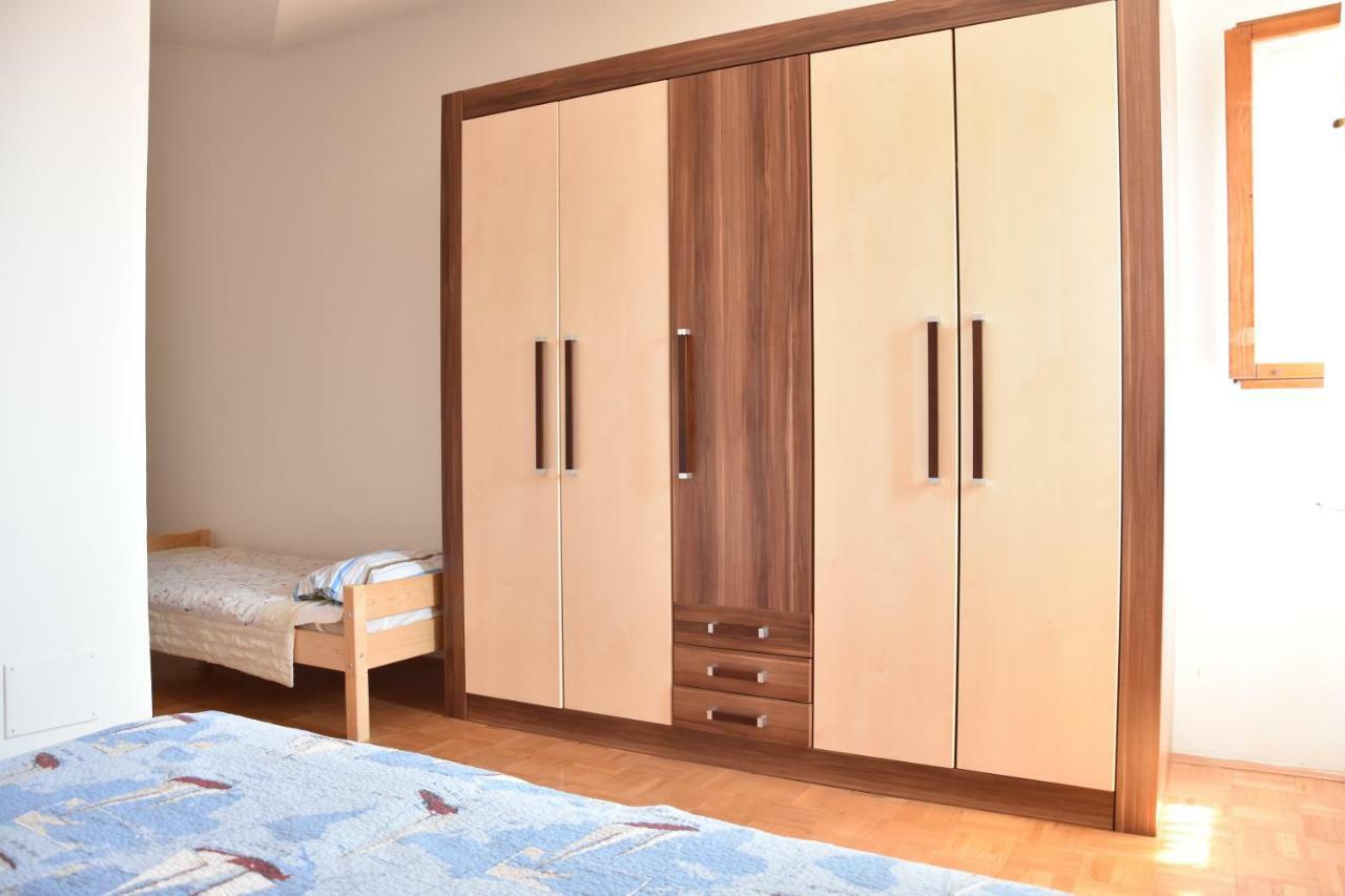 Apartman Branka- Sea View Peroj Eksteriør billede